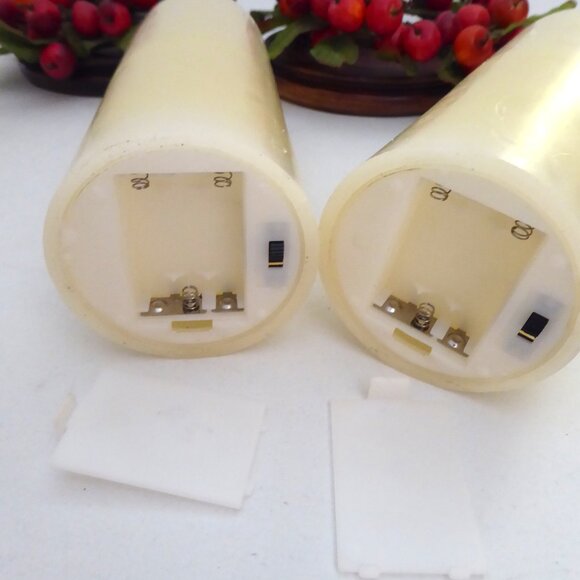 9” CHRISTMAS HOLIDAY CRANBERRY WREATH CANDLE HOLDER CENTERPIECE SET - Picture 11 of 15